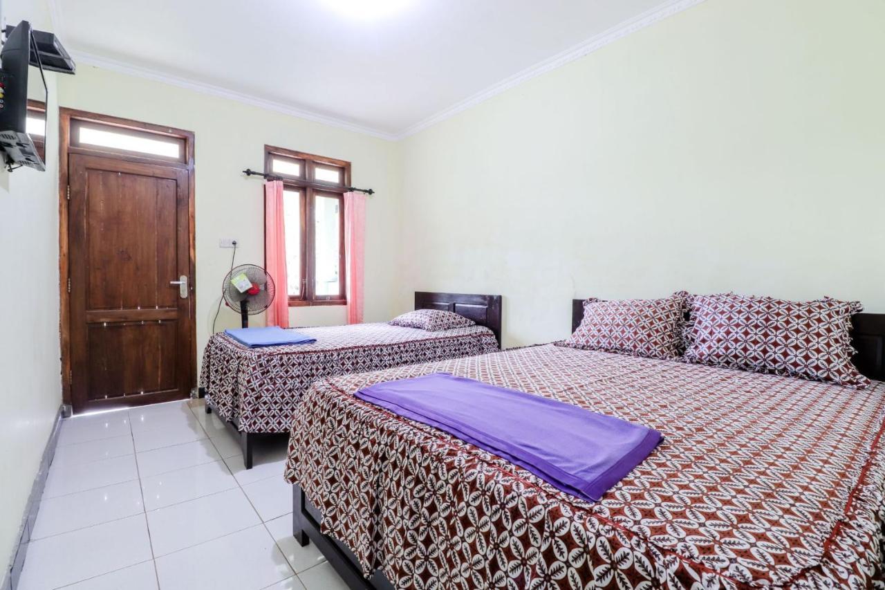 Rock Garden Homestay & Resto Tepus Luaran gambar